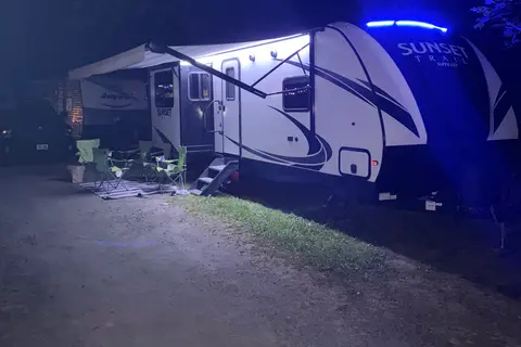 Darryl and Tieran’s Crossroads 250rk Travel Trailer