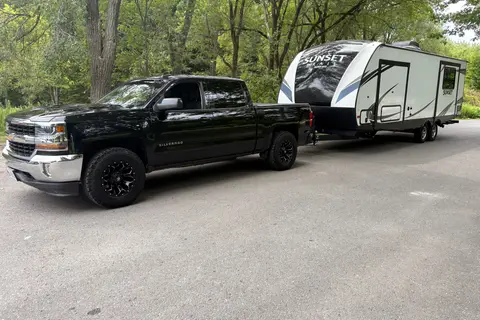 Darryl and Tieran’s Crossroads 250rk Travel Trailer