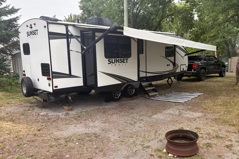 Darryl and Tieran’s Crossroads 250rk Travel Trailer