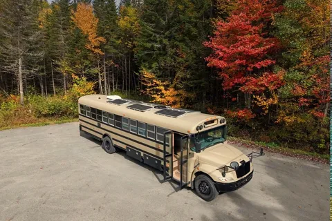 Magnifique Autobus converti 4 saisons! - Aucun permis spécial requis