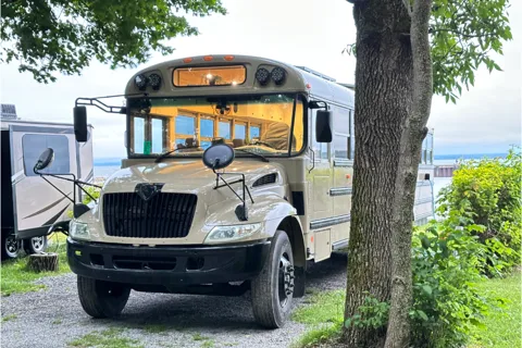 Magnifique Autobus converti 4 saisons! - Aucun permis spécial requis