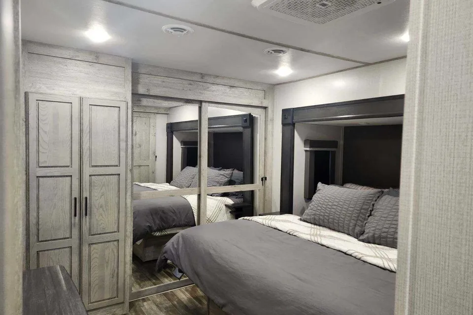 Lawrence's Keystone Avalanche Fifth Wheel