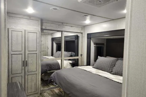 Lawrence's Keystone Avalanche Fifth Wheel