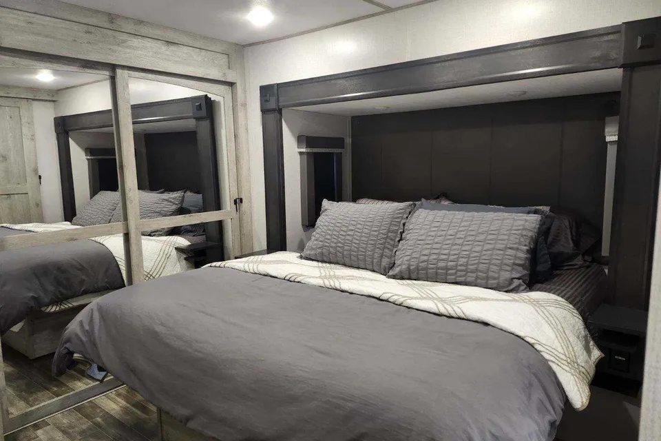 Lawrence's Keystone Avalanche Fifth Wheel