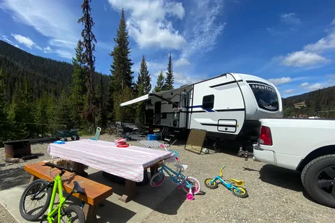 Zach's Venture Sporttrek Travel Trailer