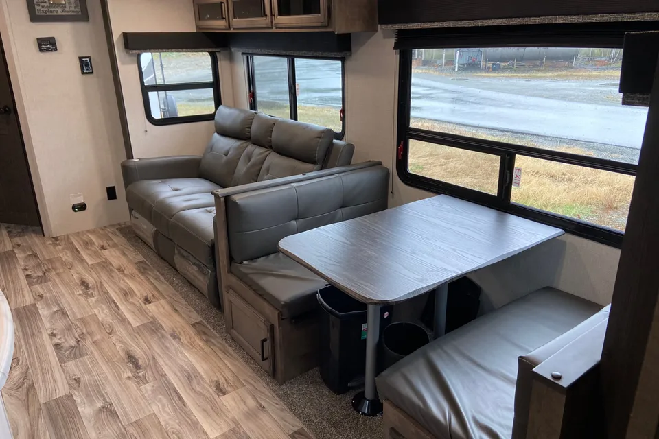 Zach's Venture Sporttrek Travel Trailer