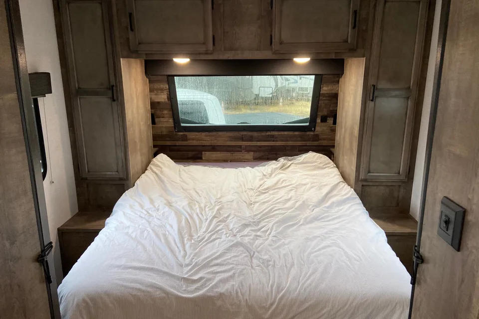 Zach's Venture Sporttrek Travel Trailer