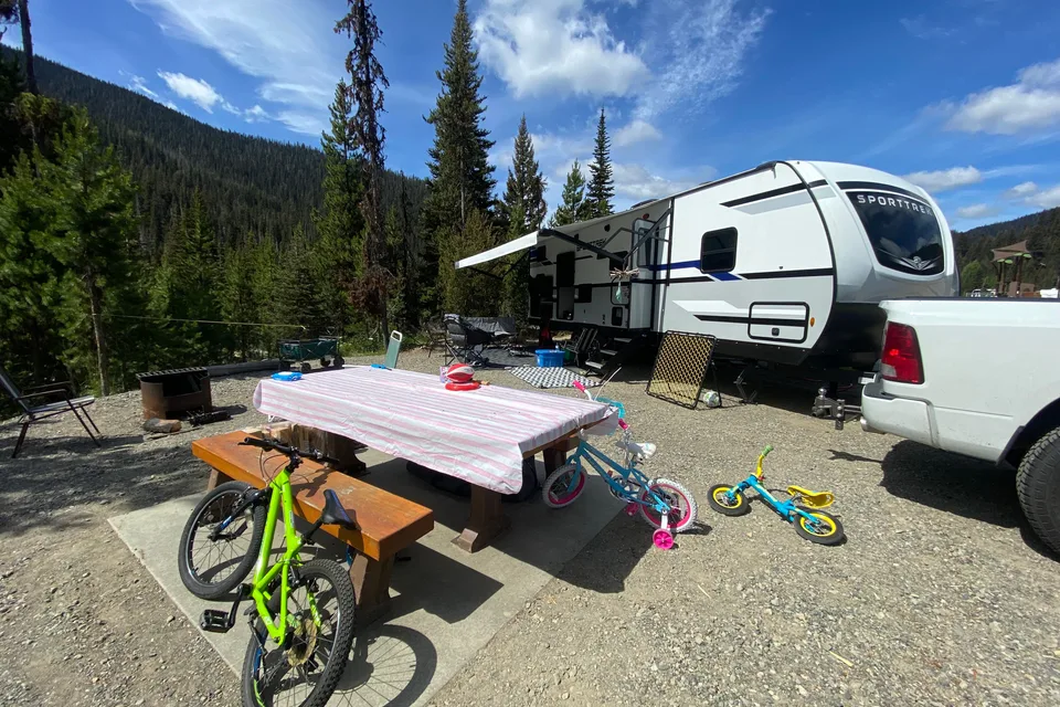 Zach's Venture Sporttrek Travel Trailer