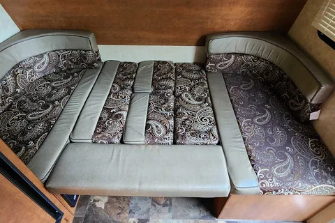 KC Coachmen Apex 18BH