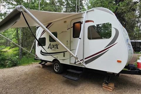 KC Coachmen Apex 18BH