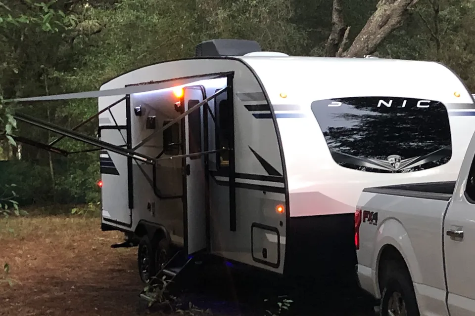 Don's Venture Sonic 220VRB Travel Trailer