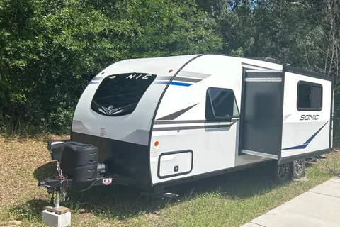 Don's Venture Sonic 220VRB Travel Trailer