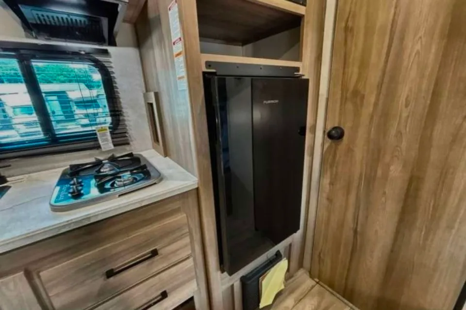 Keystone 2025 Travel Trailer