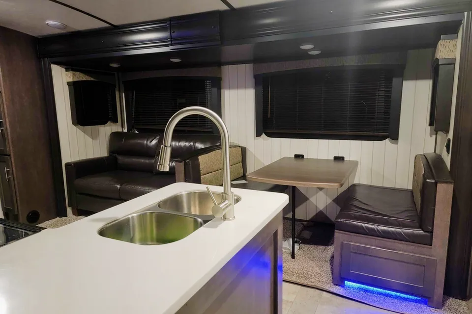 Catch the Sunset | Fully Loaded Family Bunkhouse