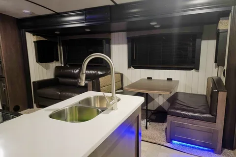 Catch the Sunset | Fully Loaded Family Bunkhouse