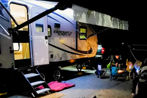 The Hangout Starcraft Super Lite 212FB (DELIVERY ONLY)