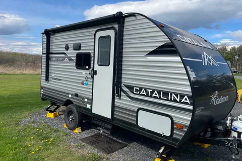 Coachmen Catalina Summit series Travel Trailer