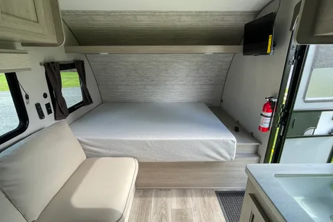 Coachmen Catalina Summit series Travel Trailer