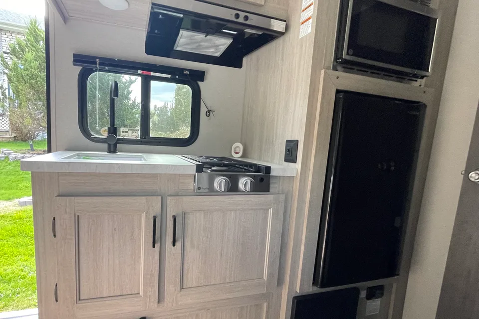 Coachmen Catalina Summit series Travel Trailer