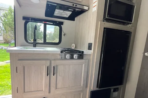 Coachmen Catalina Summit series Travel Trailer