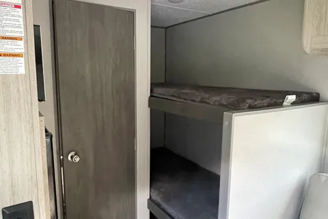 Coachmen Catalina Summit series Travel Trailer