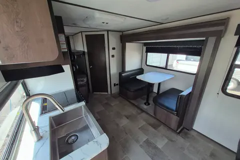 Dutchmen Coleman LRG 1905BH Travel Trailer NE EDM