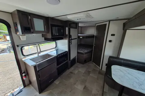 Dutchmen Coleman LRG 1905BH Travel Trailer NE EDM
