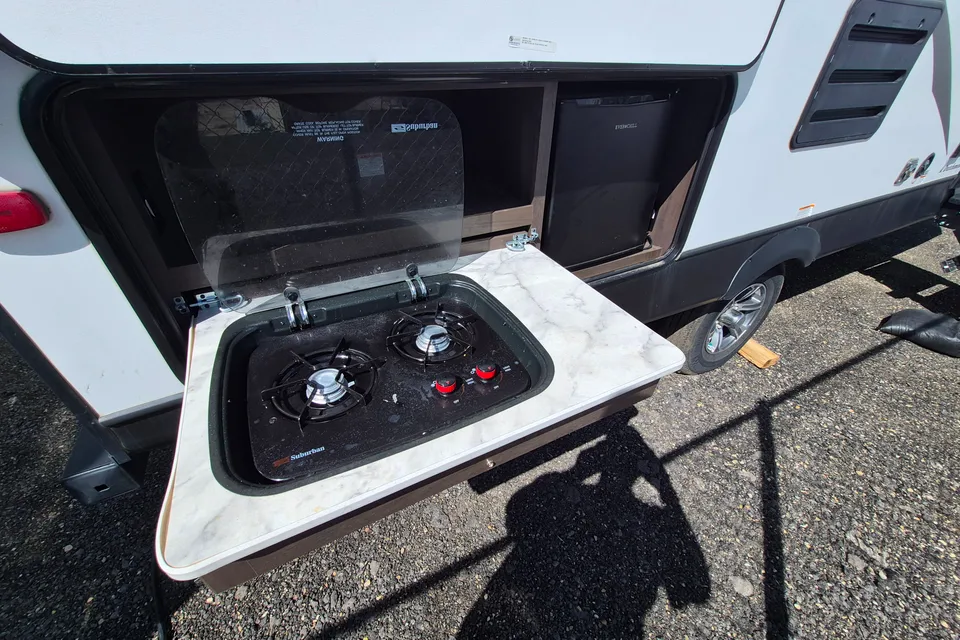 Dutchmen Coleman LRG 1905BH Travel Trailer NE EDM