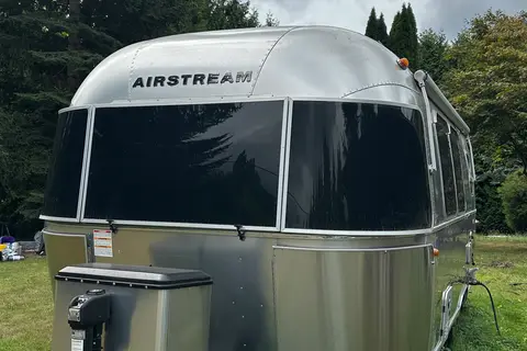 Harry’s Airstream Caravel 20FB Travel Trailer