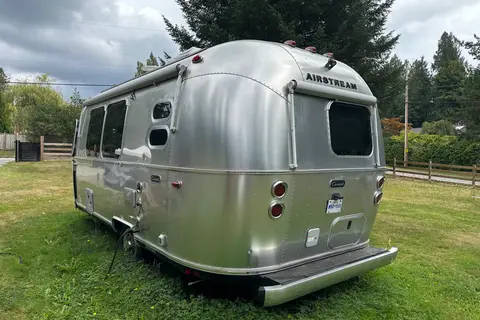 Harry’s Airstream Caravel 20FB Travel Trailer