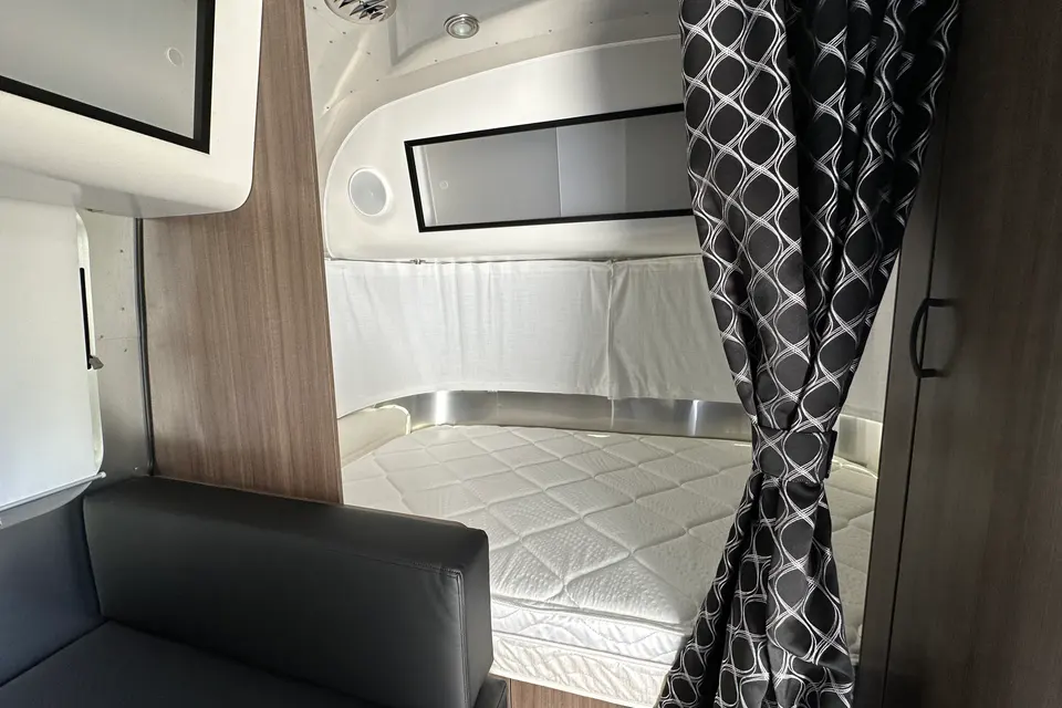 Harry’s Airstream Caravel 20FB Travel Trailer