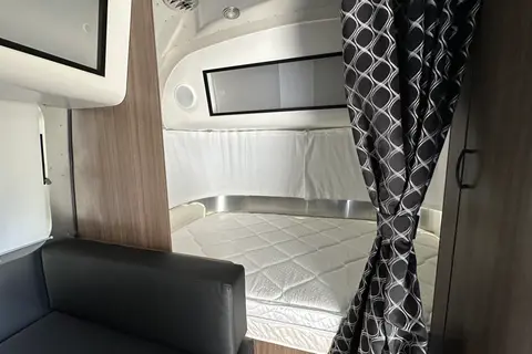 Harry’s Airstream Caravel 20FB Travel Trailer