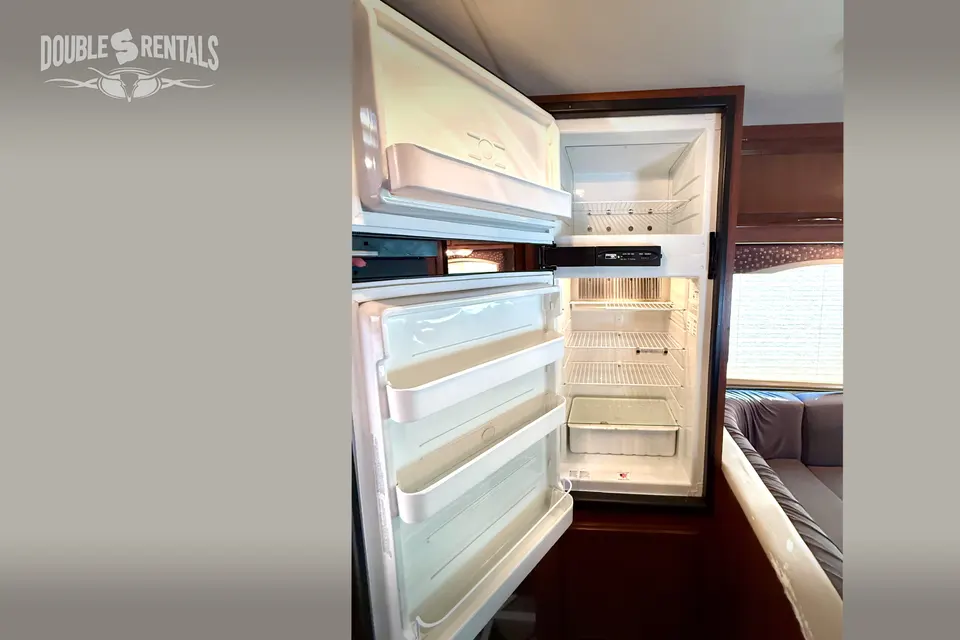 Thor FREEDOM ELITE Class C Motorcoach – Home on the Road