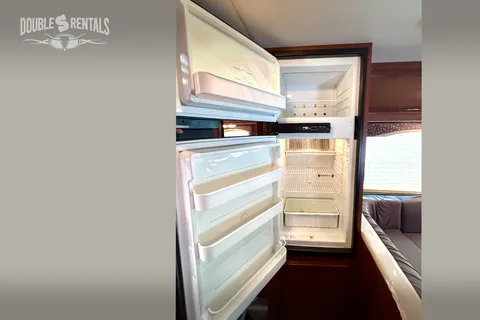 Thor FREEDOM ELITE Class C Motorcoach – Home on the Road
