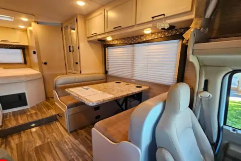 Ulindo Thor Motor Coach Freedom Elite Class C