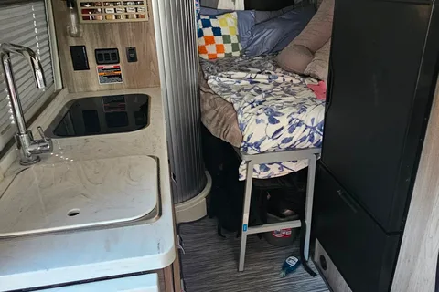 Winnebago Travato 59g Class B