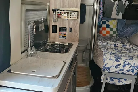Winnebago Travato 59g Class B