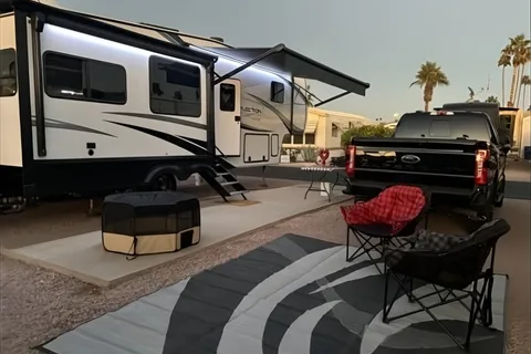 Pristine 2025 Grand Design Reflection 337 Fifth Wheel