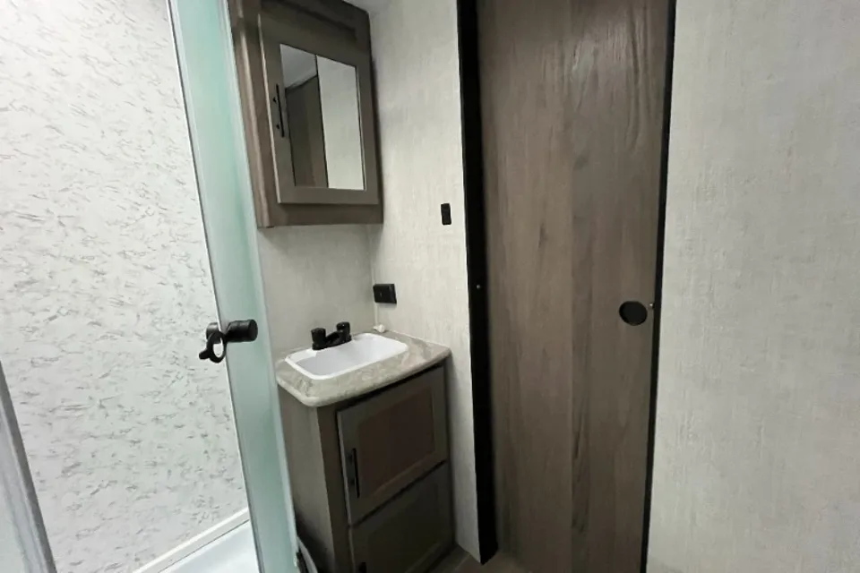 Scott's Gulf Stream 2022 COACH 236RL Travel Trailer