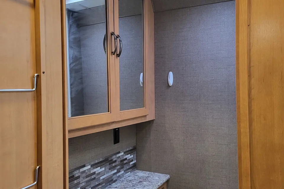 [30] Stress Free RVs - 2018 Class C - Chateau - Sleeps 10