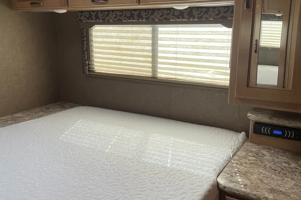 [30] Stress Free RVs - 2018 Class C - Chateau - Sleeps 10