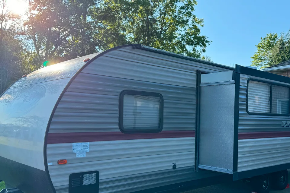 Now Available July 29 to  Aug 3!!!! Book now- Grey Wolf Limited Edition Bunk Bed Travel Trailer