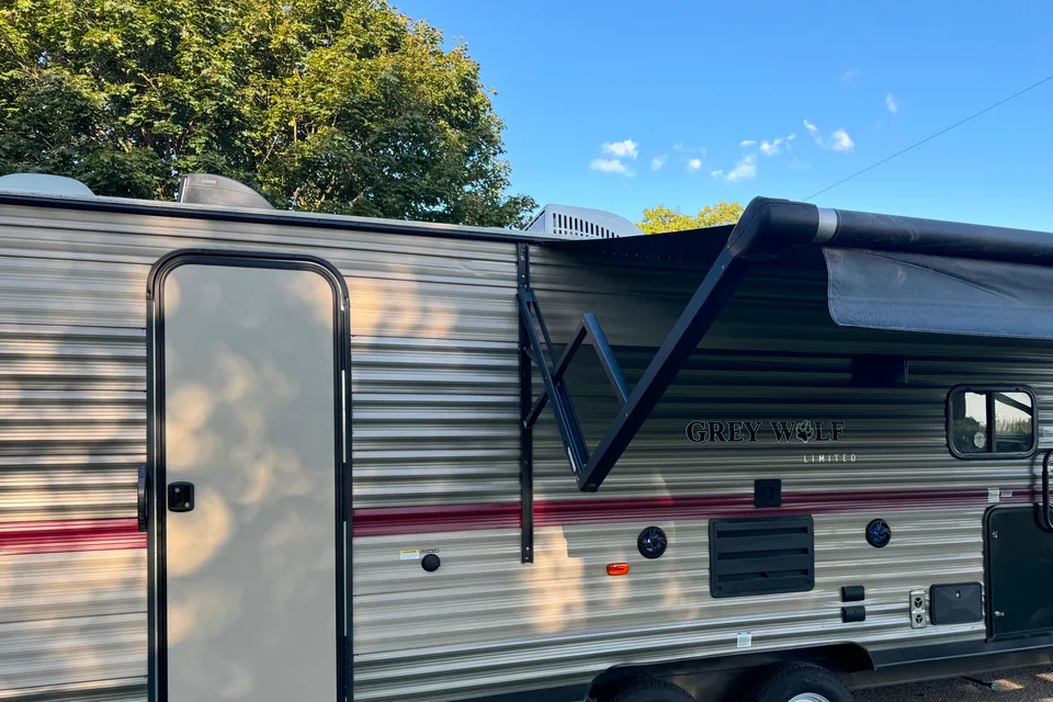 Now Available July 29 to  Aug 3!!!! Book now- Grey Wolf Limited Edition Bunk Bed Travel Trailer