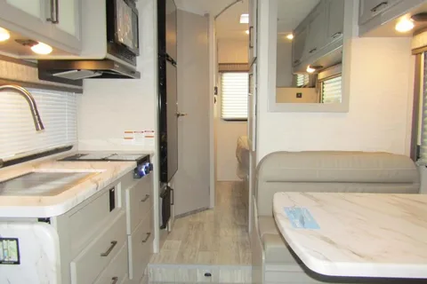 Like-New Thor Motor Coach ESpec Chateau 22Z Class C - GLG02