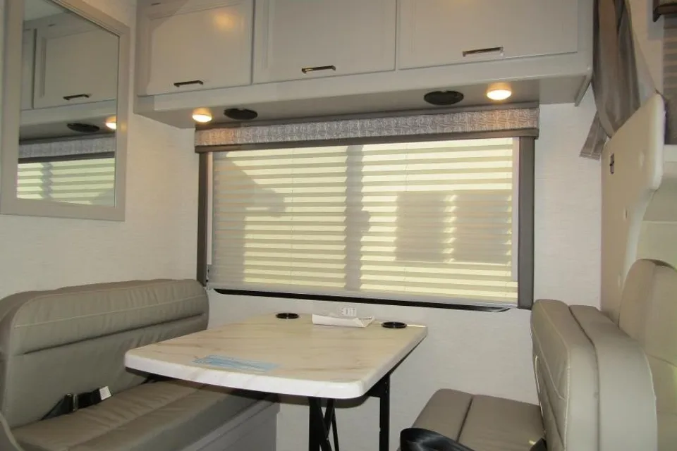 Like-New Thor Motor Coach ESpec Chateau 22Z Class C - GLG02