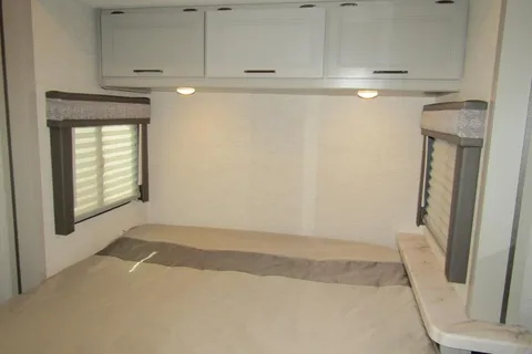 Like-New Thor Motor Coach ESpec Chateau 22Z Class C - GLG02