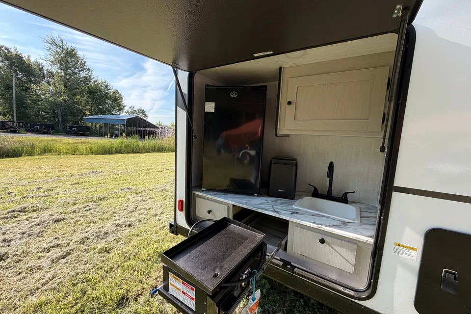 Family Coachmen Apex 300BHS Travel Trailer