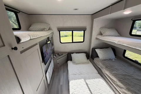 Family Coachmen Apex 300BHS Travel Trailer