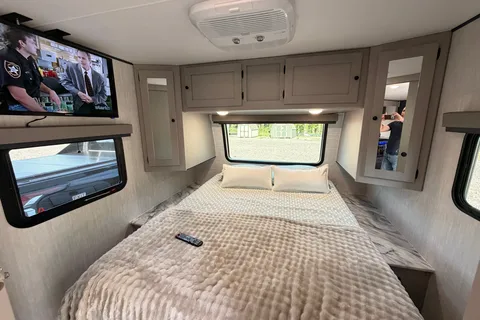 Family Coachmen Apex 300BHS Travel Trailer