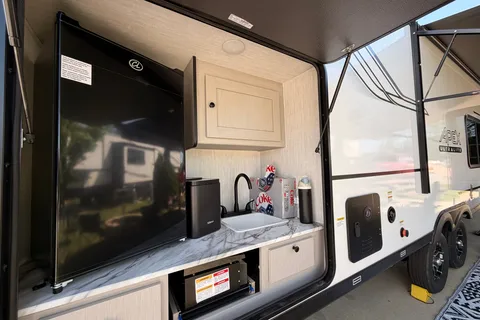 Family Coachmen Apex 300BHS Travel Trailer